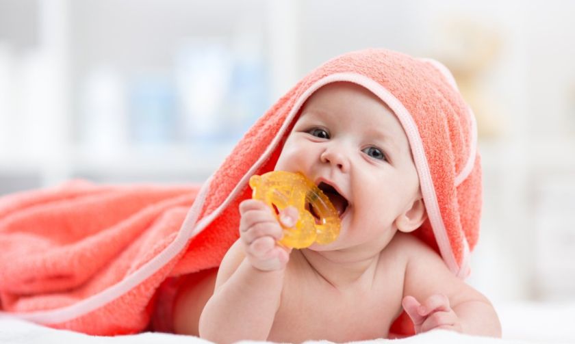 Baby Puts Everything in Mouth – Reasons and Tips to Stop